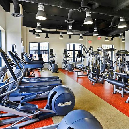 Upscale Comfort Next To Metro And Dining Arlington Luaran gambar